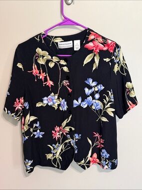 Alfred Dunner Black Floral Button-Front Short Sleeve Blouse